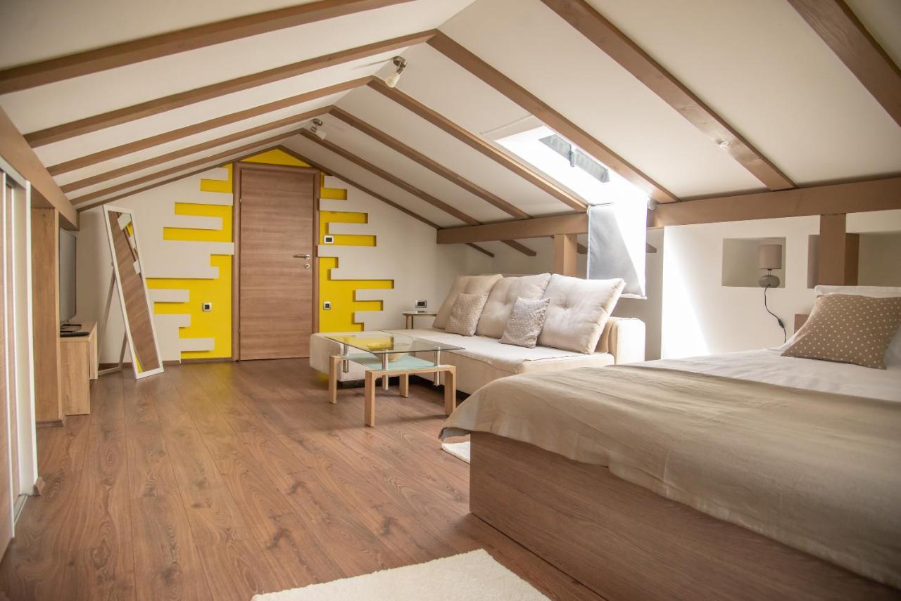 Holiday House Tos-Vila With Heated Pool Vrbnik Exterior photo