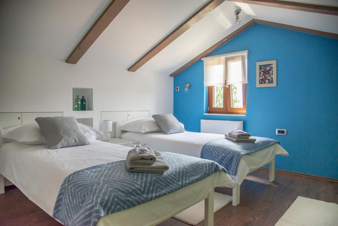 Holiday House Tos-Vila With Heated Pool Vrbnik Exterior photo