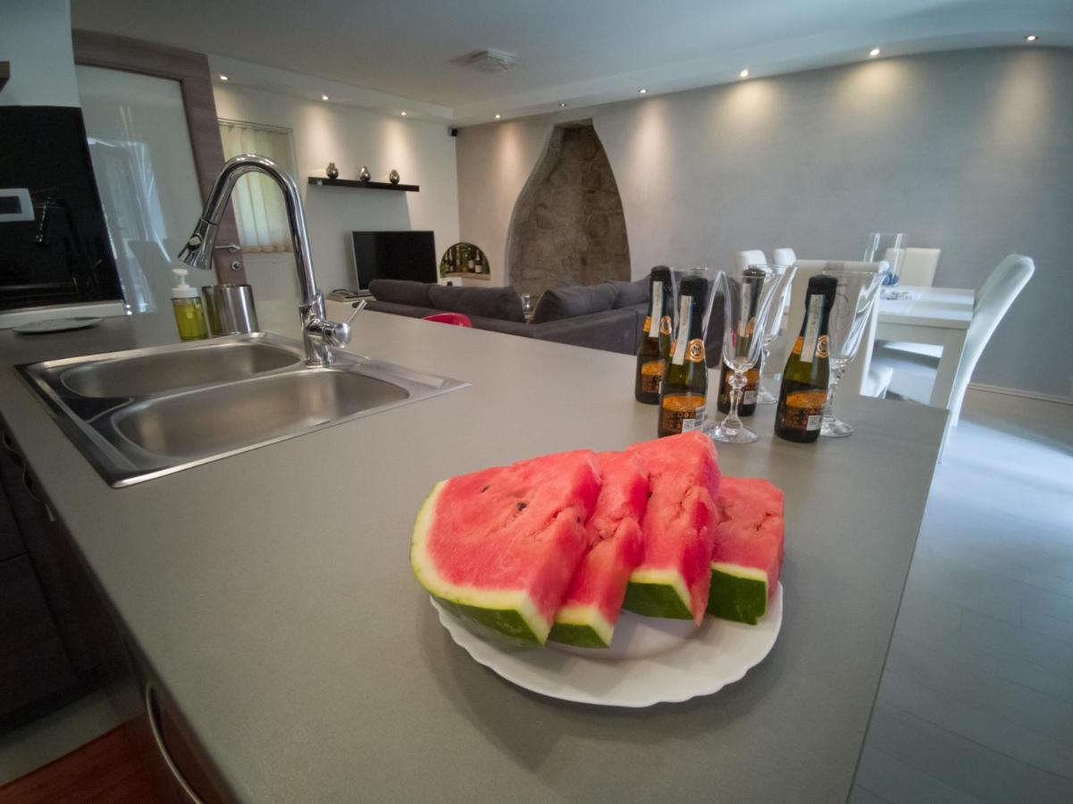 Holiday House Tos-Vila With Heated Pool Vrbnik Exterior photo
