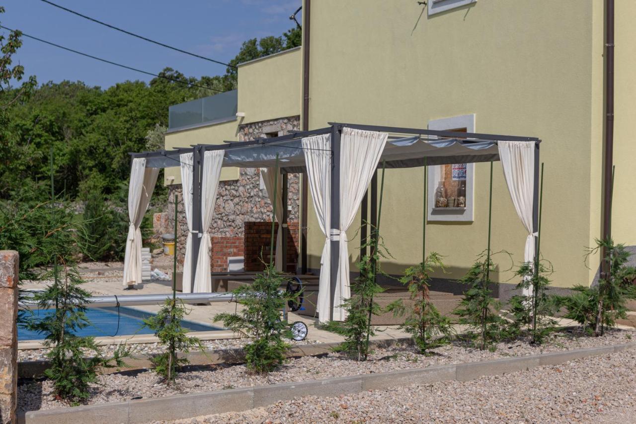 Holiday House Tos-Vila With Heated Pool Vrbnik Exterior photo