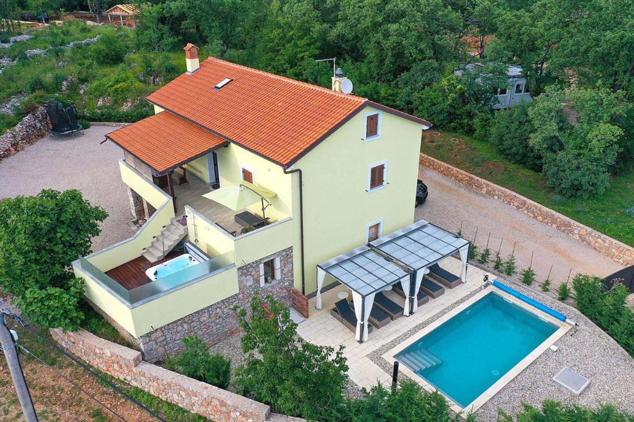 Holiday House Tos-Vila With Heated Pool Vrbnik Exterior photo