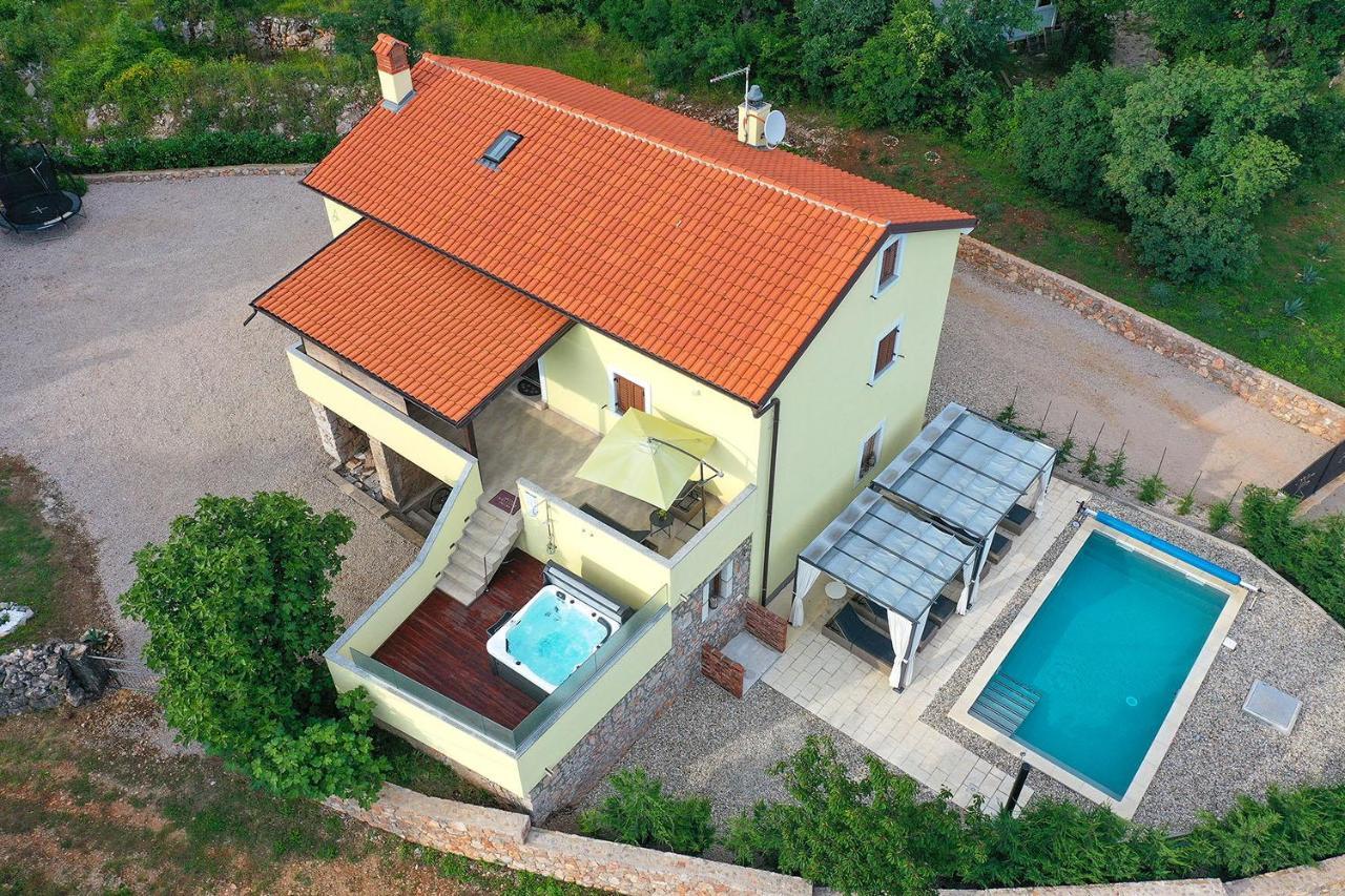 Holiday House Tos-Vila With Heated Pool Vrbnik Exterior photo